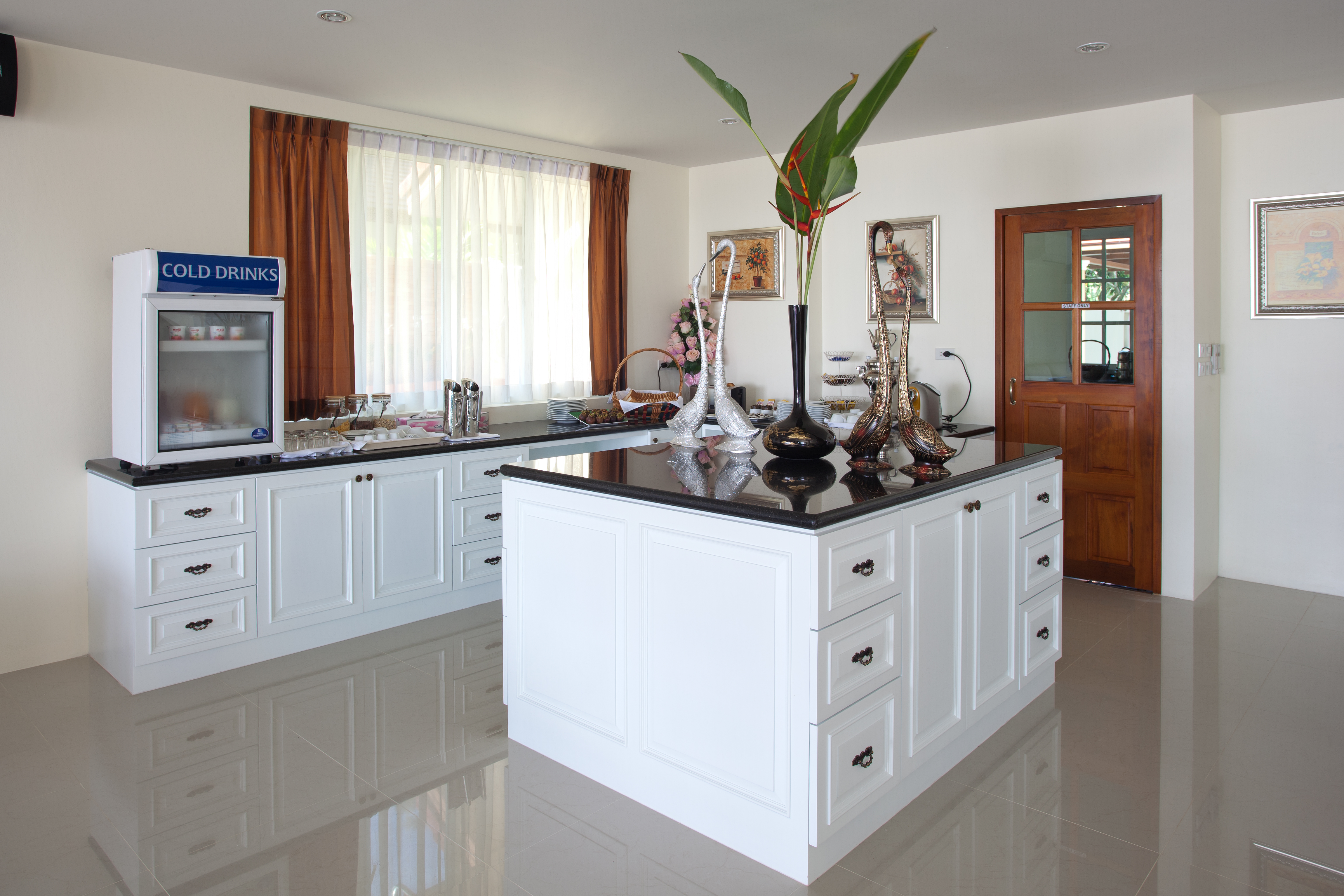 Luxurious two-storey villa with sea views and a private pool in Rawai, 9 bedrooms