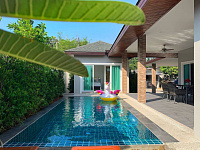Modern villa with pool and 3 bedrooms in Kathu