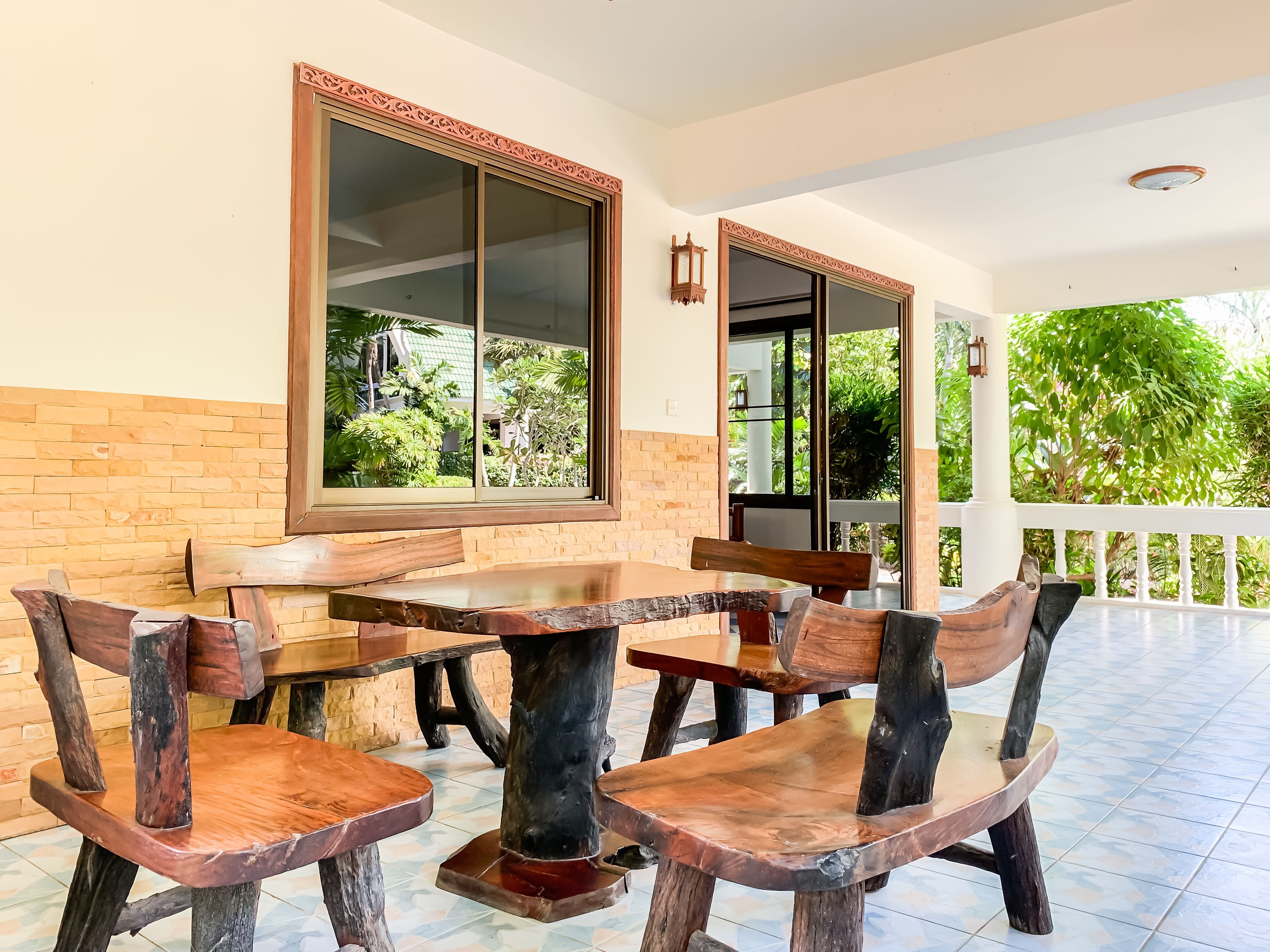 Private 4-bedroom villa with shared pool, Nai Harn