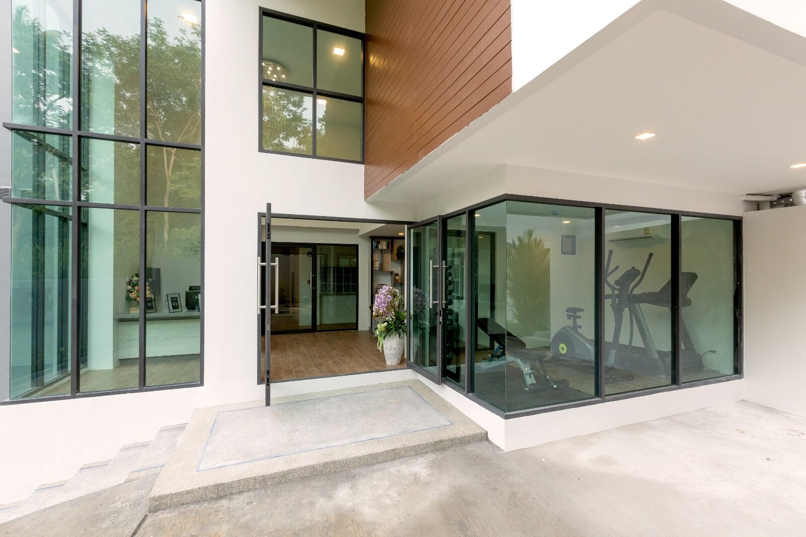 Cozy studio apartment with a balcony and sea views, Kata Karon