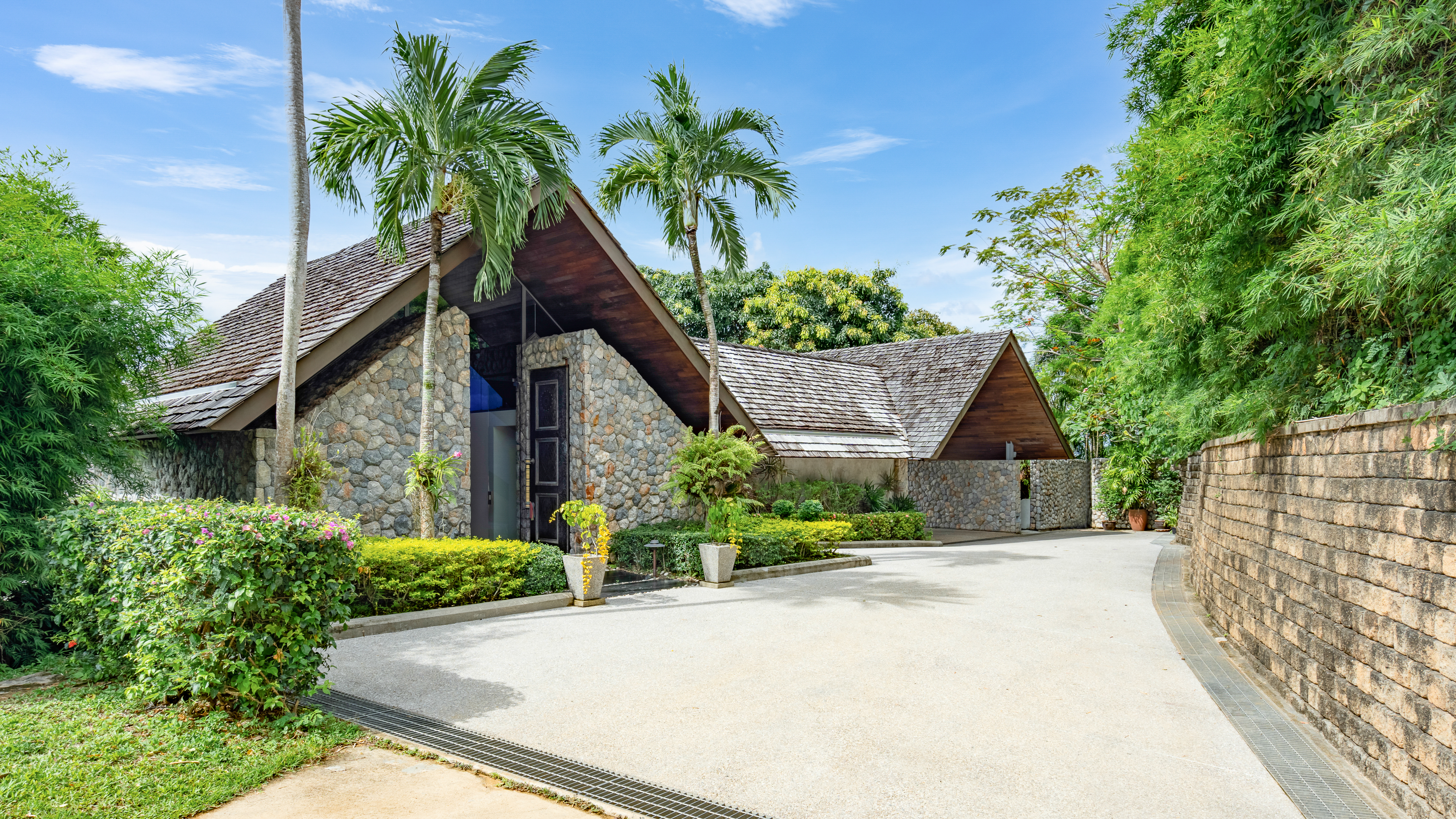 Magnificent villa with a pool and a garden overlooking the sea, 5 bedrooms, Kathu