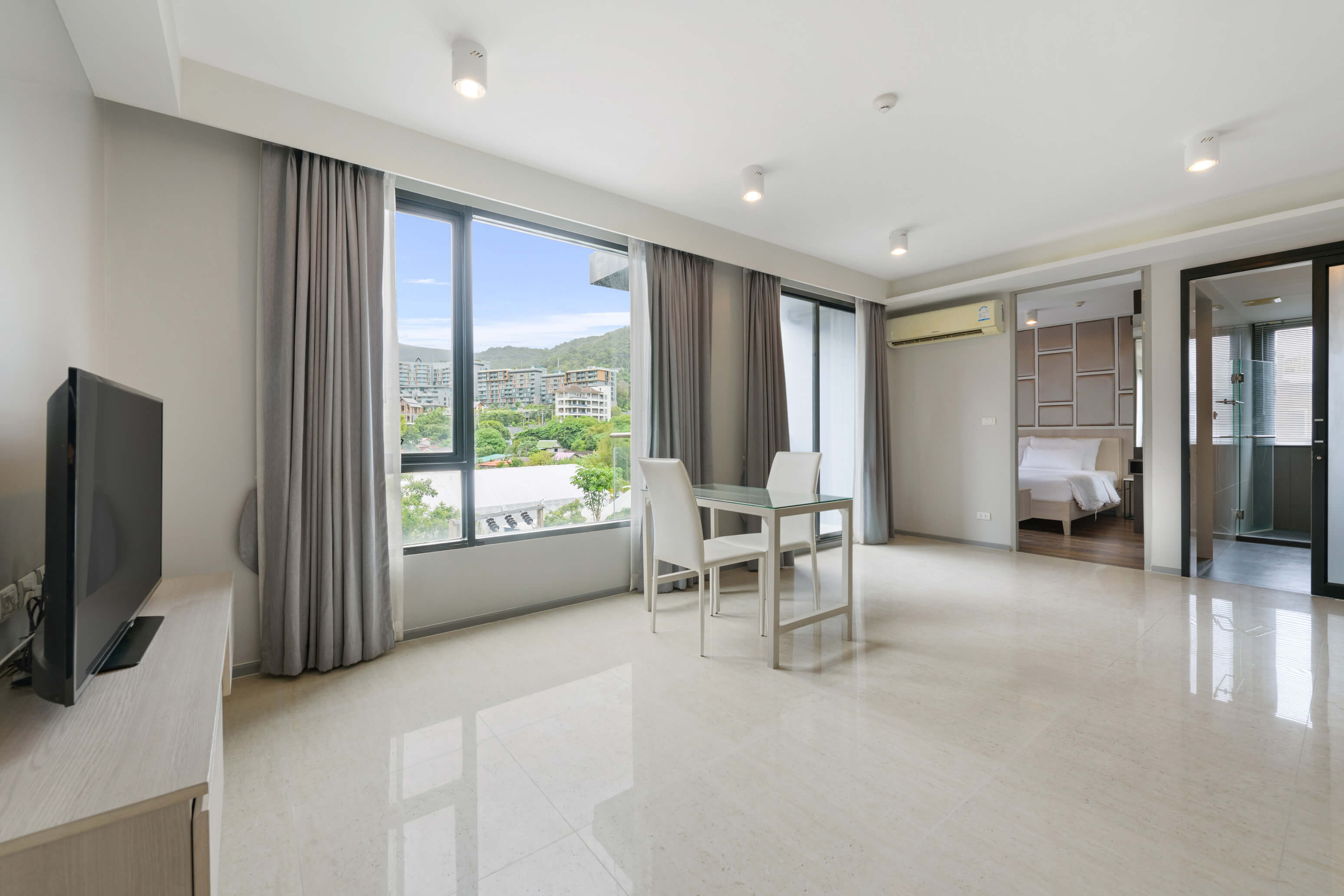 Spacious apartment with large panoramic windows, 1 bedroom, Surin