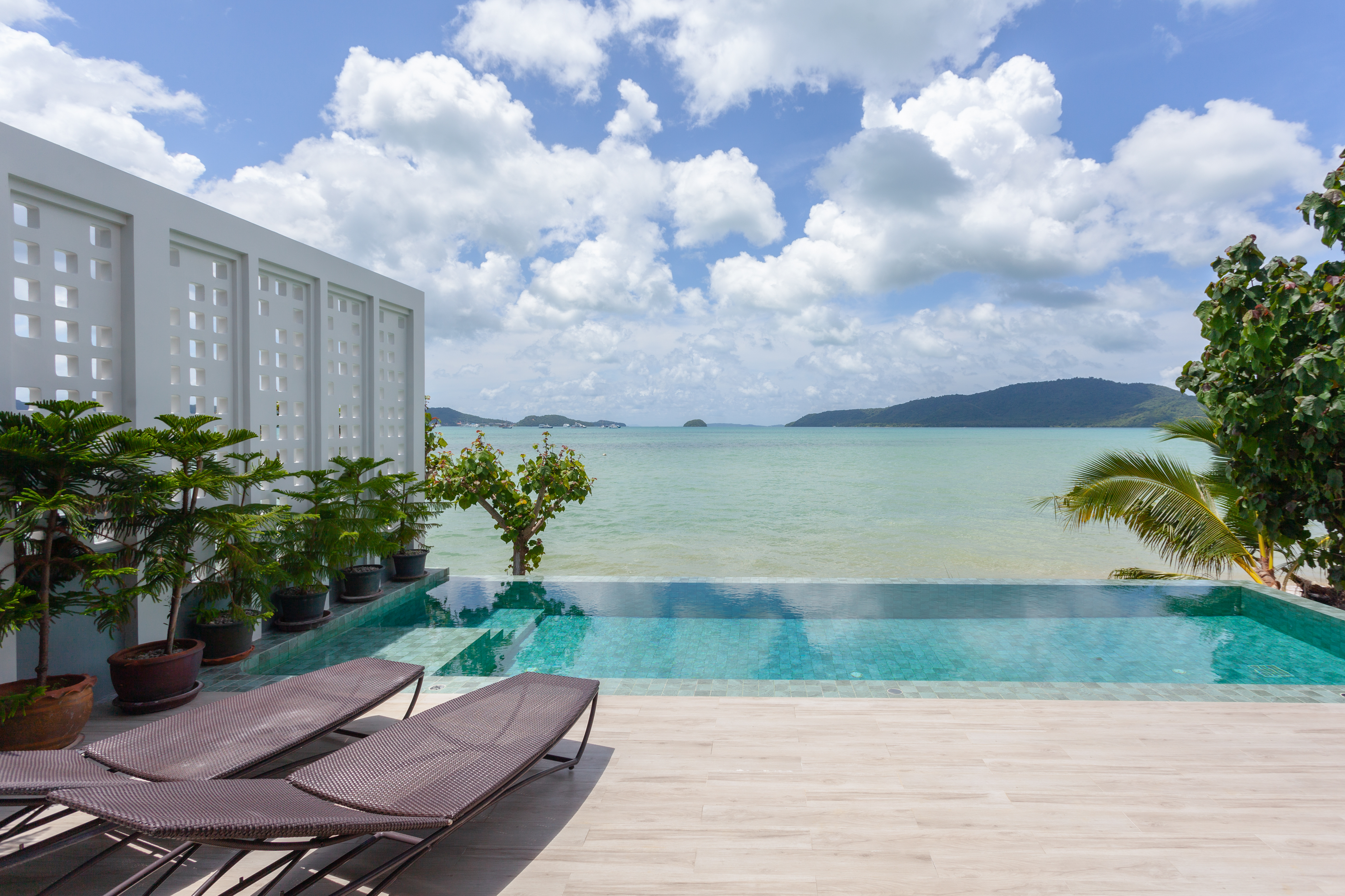 Spacious villa with pool in Rawai, 3 bedrooms