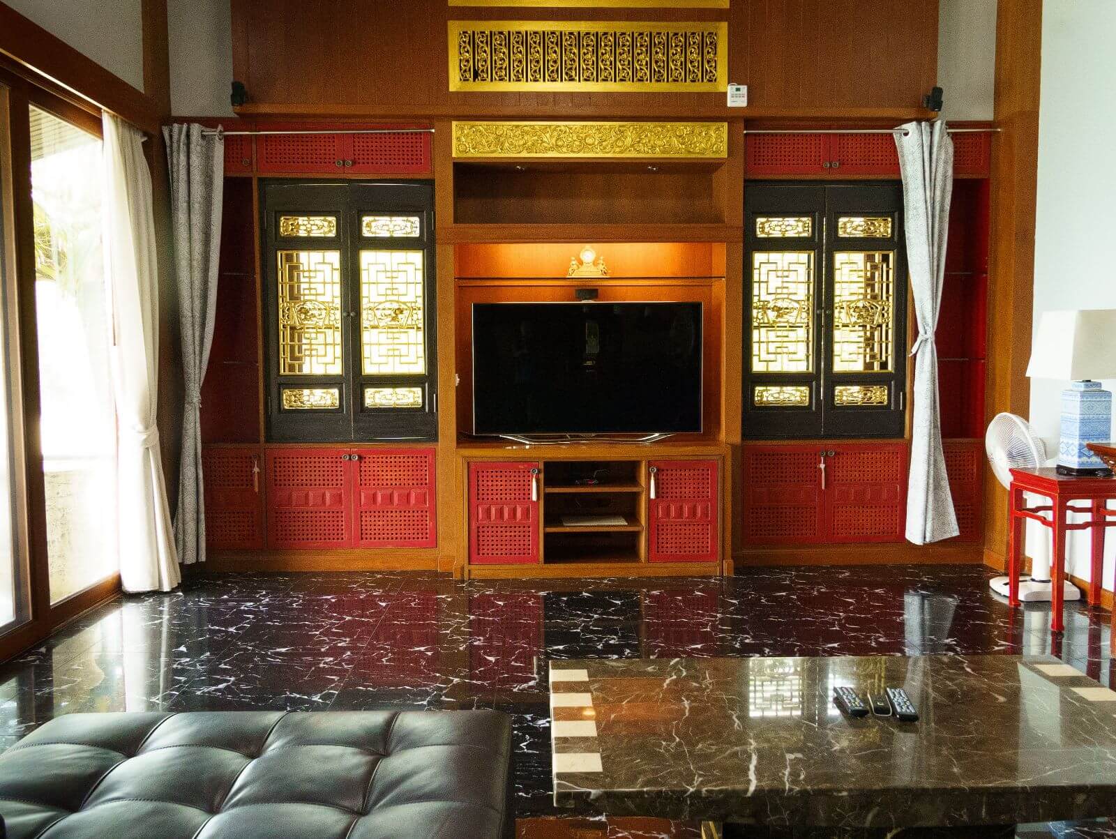 Ideal villa on rocky cliffs in Kamala area, 4 bedrooms
