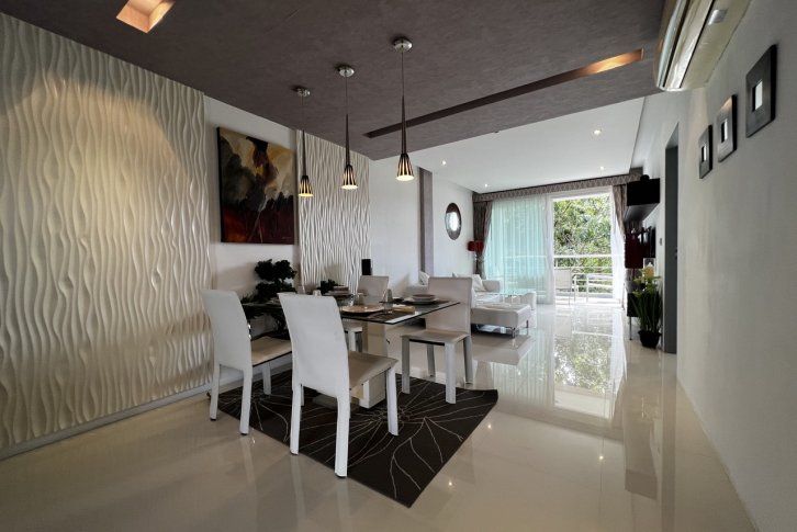 Spacious 2-bedroom apartment overlooking the Golf Courses