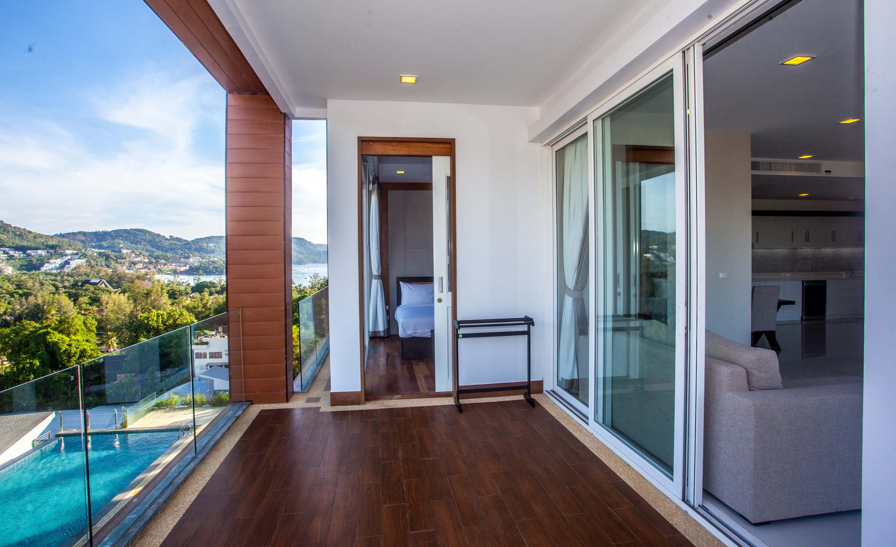 Spacious 2-room studio with an impressive view from the balcony, Kata