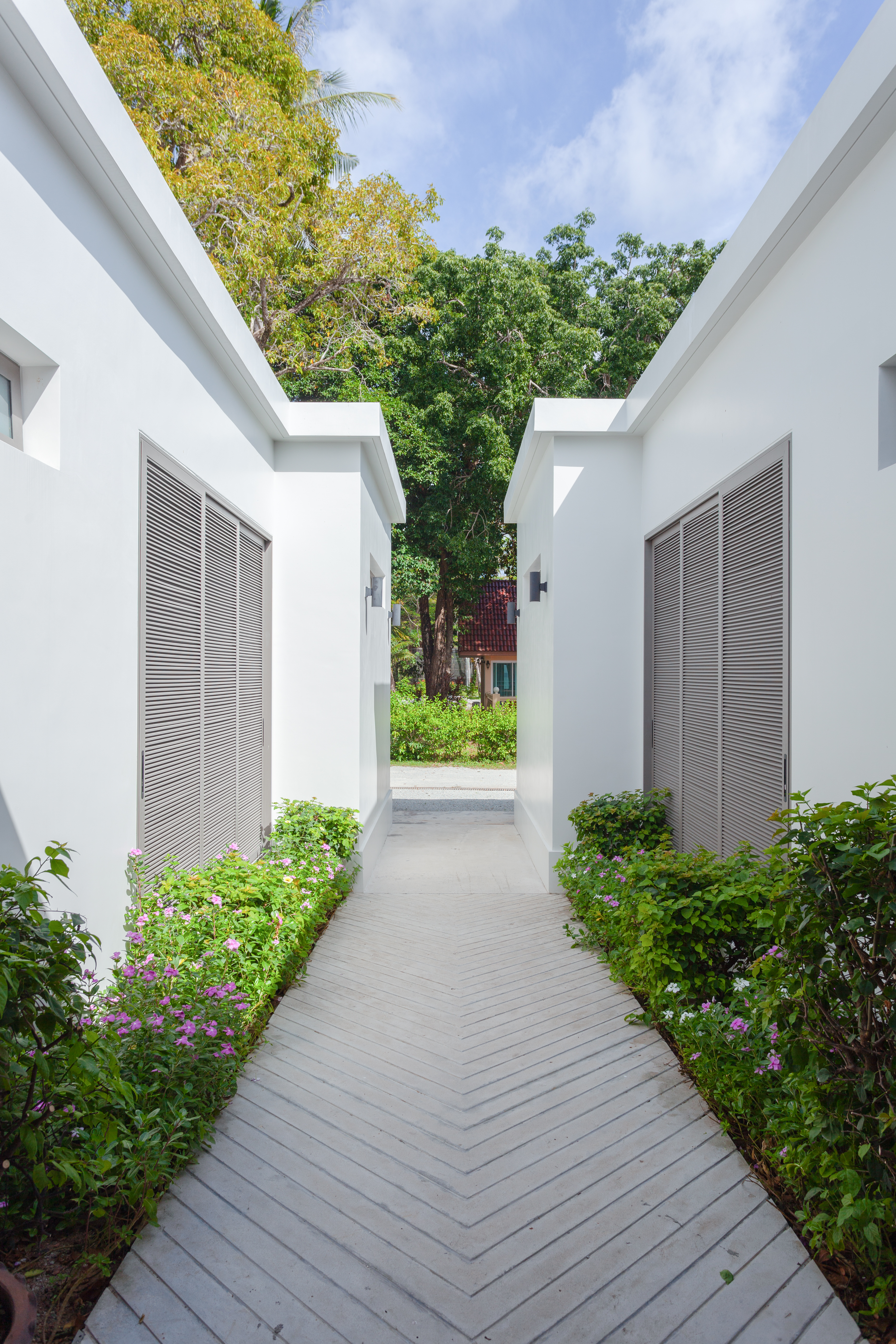 Spacious villa with pool in Rawai, 3 bedrooms