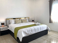 Modern villa with pool and 3 bedrooms in Kathu