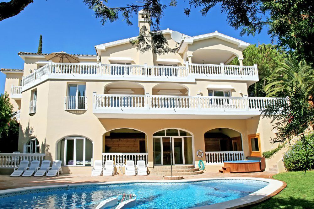 Houses and villas