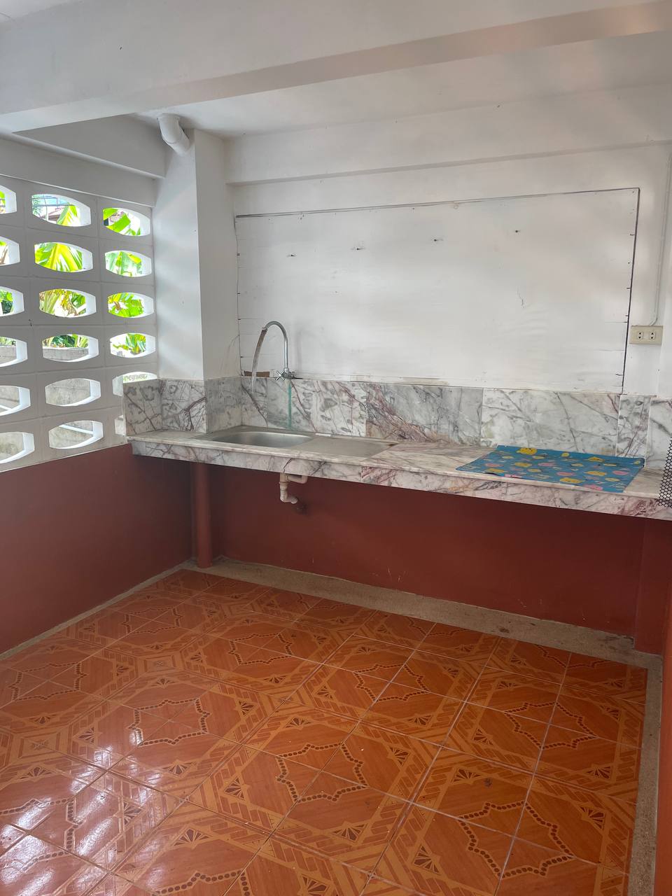 Small two-storey house with a convenient location, 1 bedroom, Kata Karon