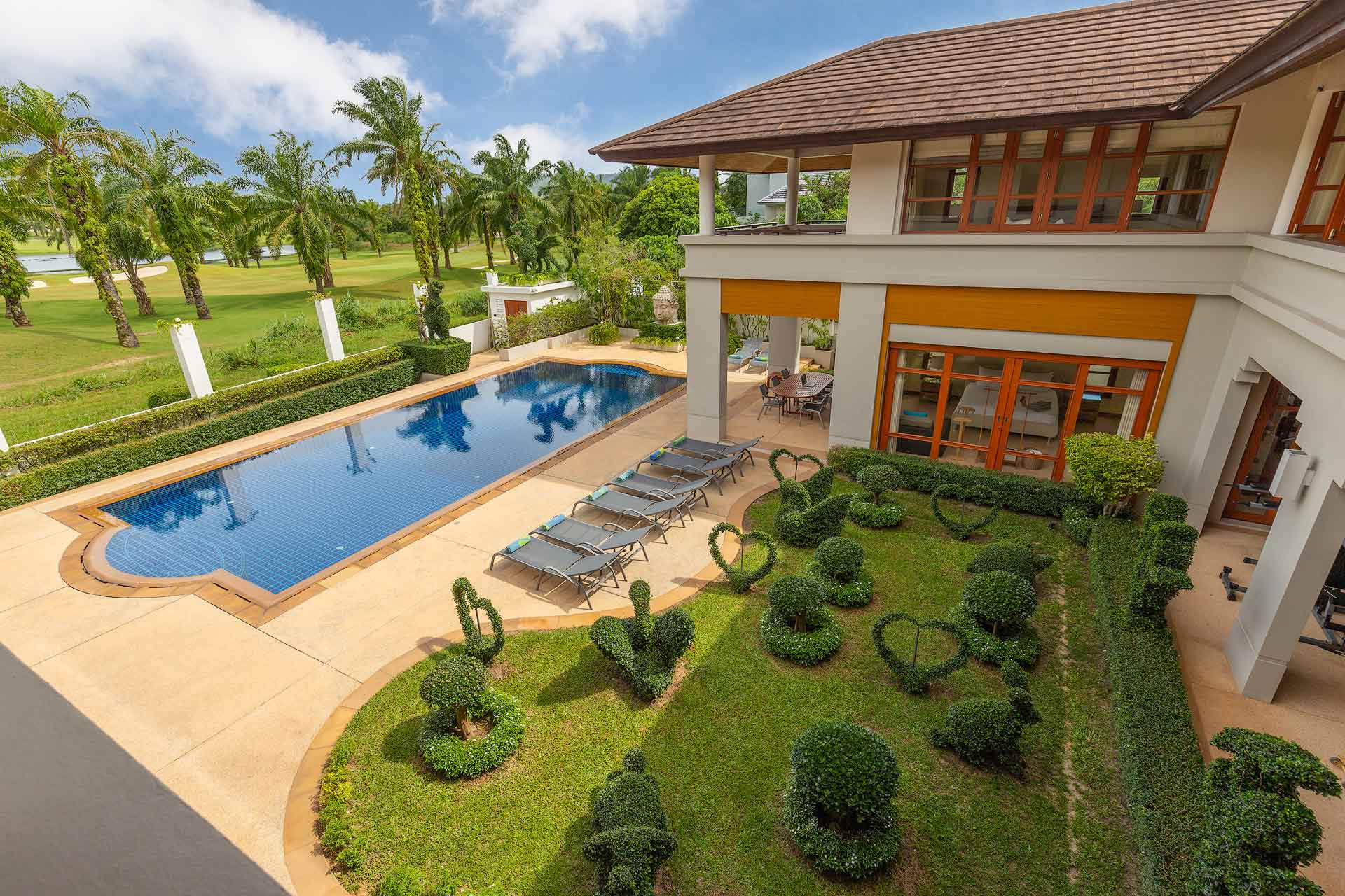 Spacious villa with private pool and landscaped garden, 5 bedrooms, Kathu