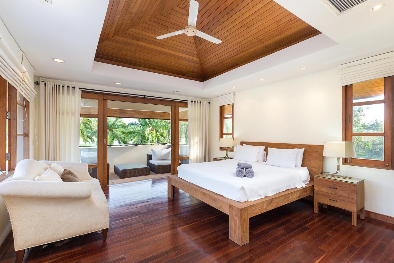 Spacious villa with private pool and landscaped garden, 5 bedrooms, Kathu