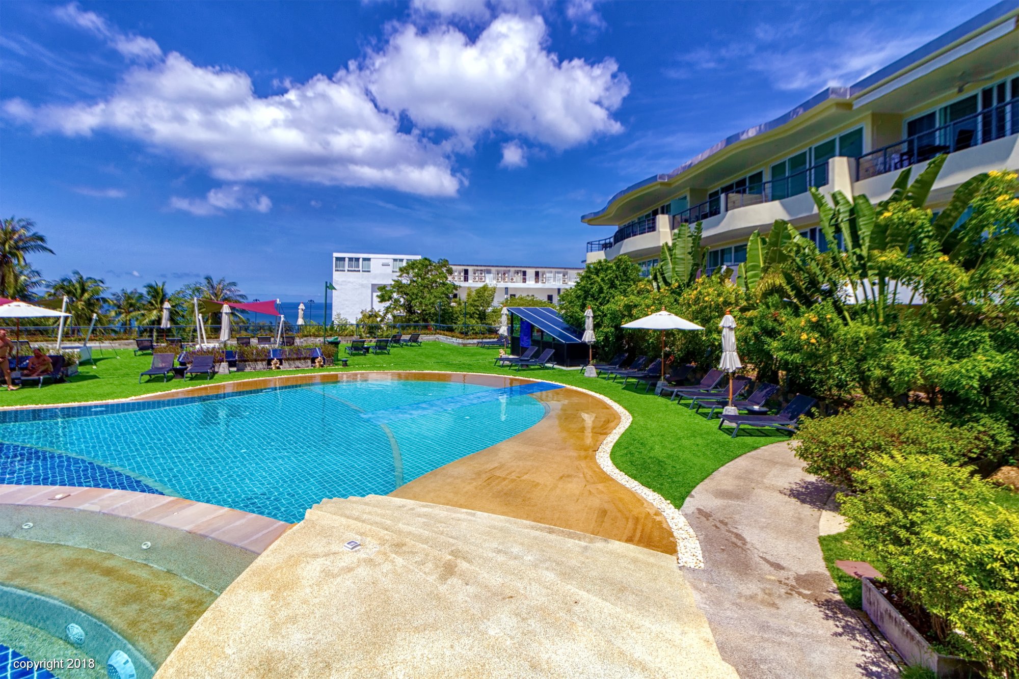 Spacious apartment with designer renovation and breathtaking sea and jungle views, 2 bedrooms, Karon