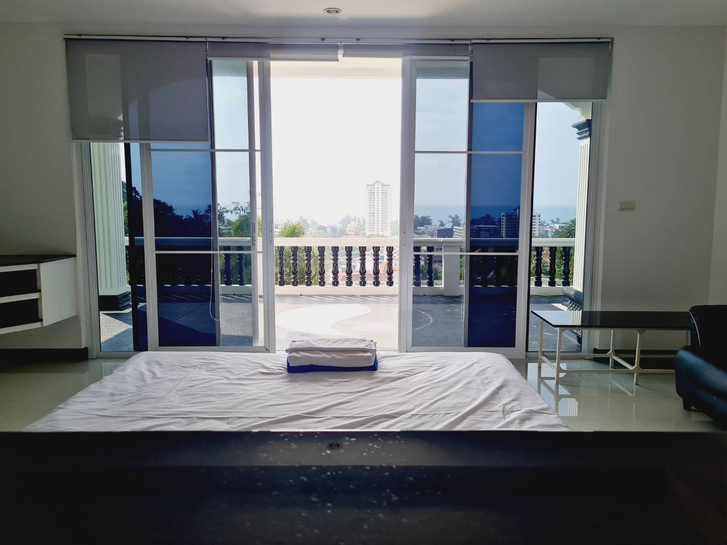Studio apartment with sea view, Karon