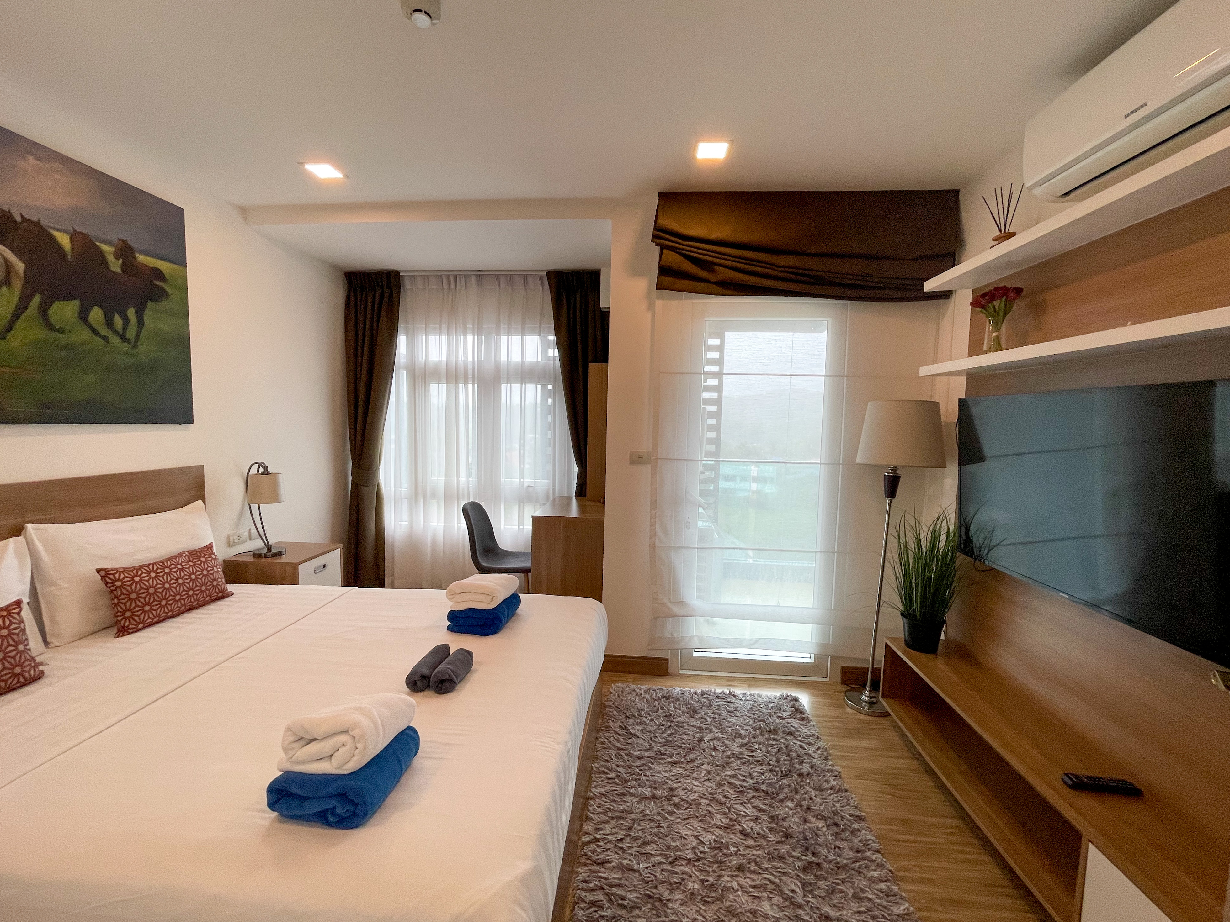 2 bedroom apartment near the beach, Nai Harn