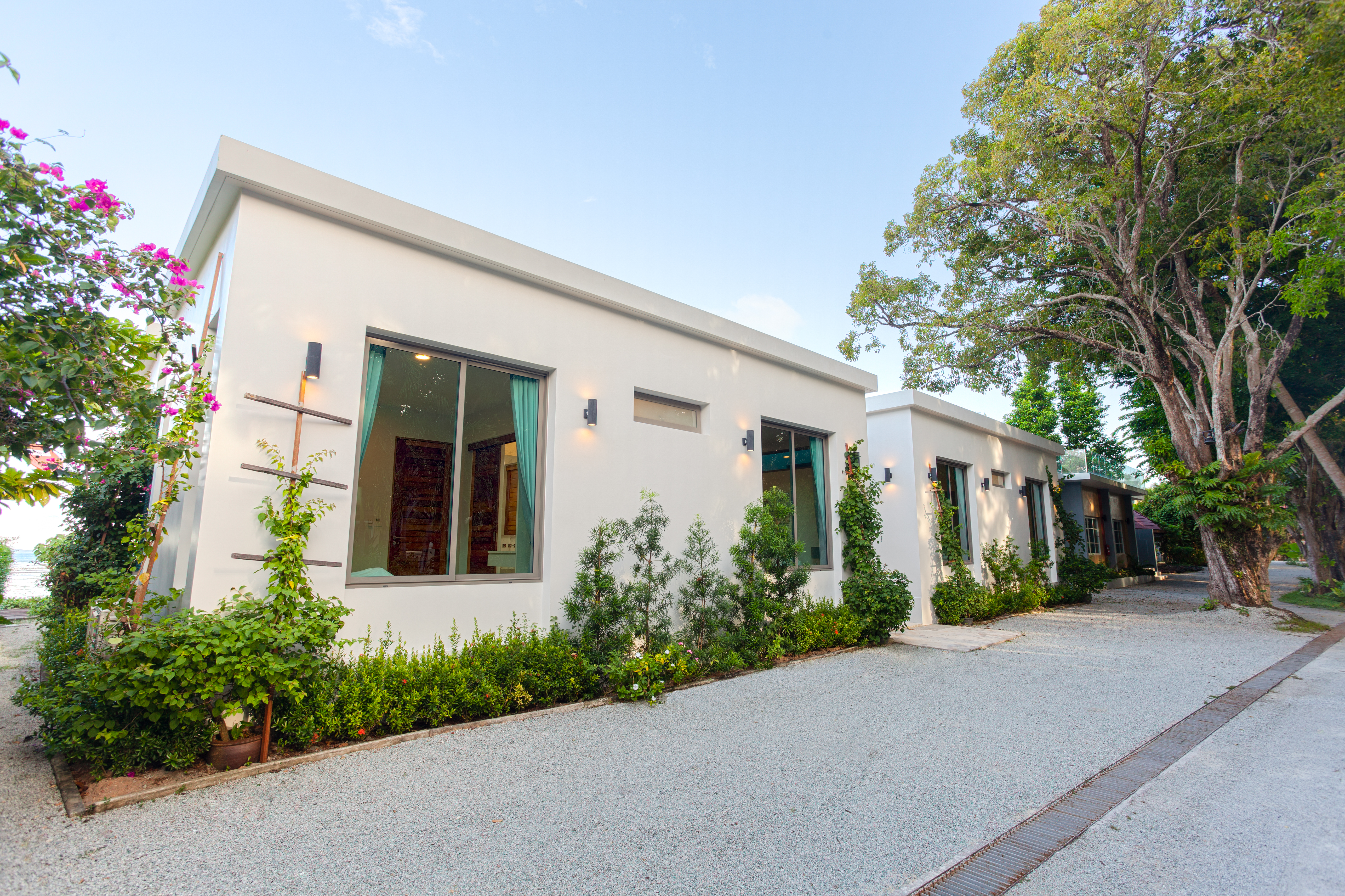 Spacious villa with pool in Rawai, 3 bedrooms