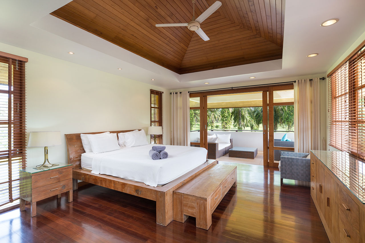 Spacious villa with private pool and landscaped garden, 5 bedrooms, Kathu