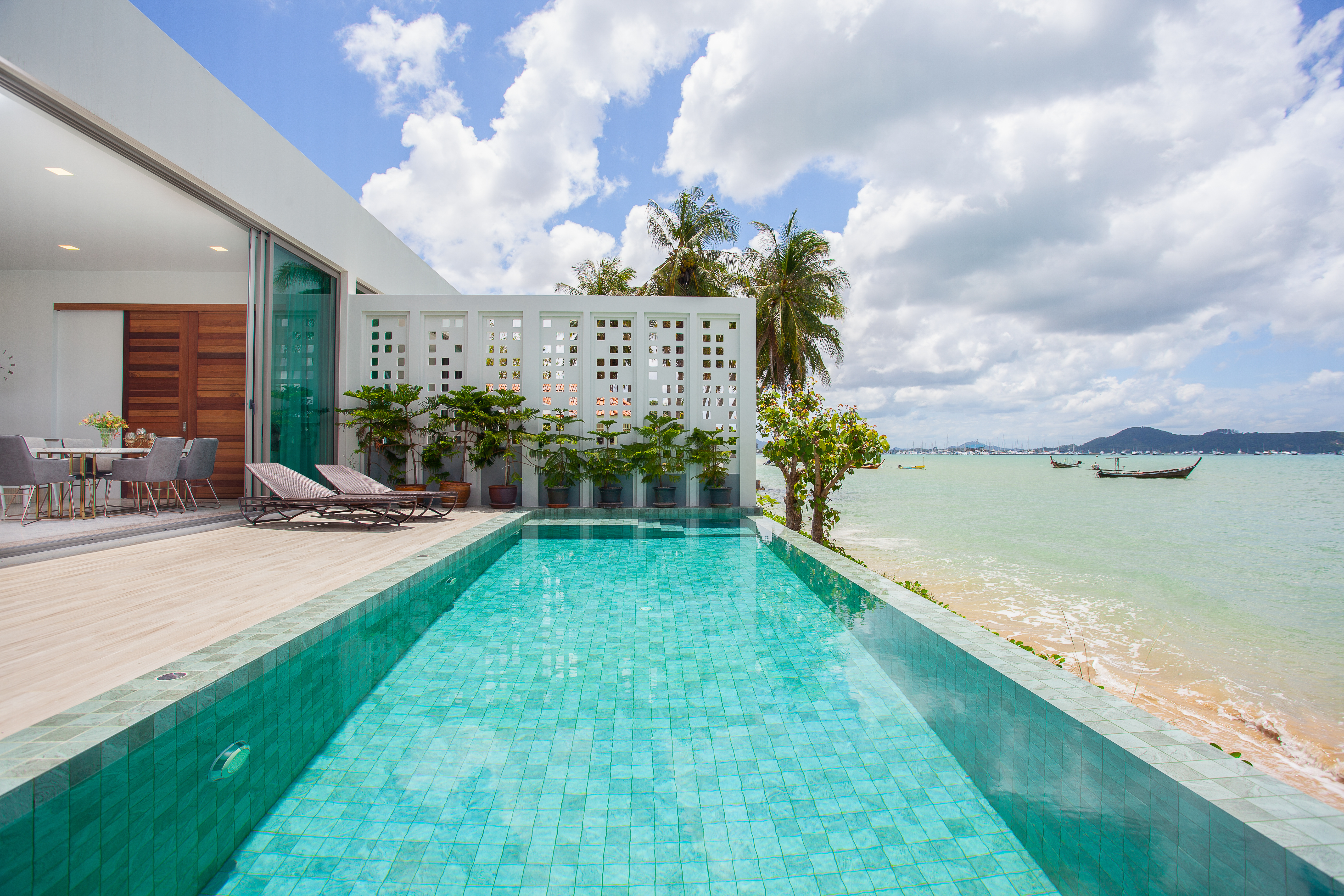 Spacious villa with pool in Rawai, 3 bedrooms
