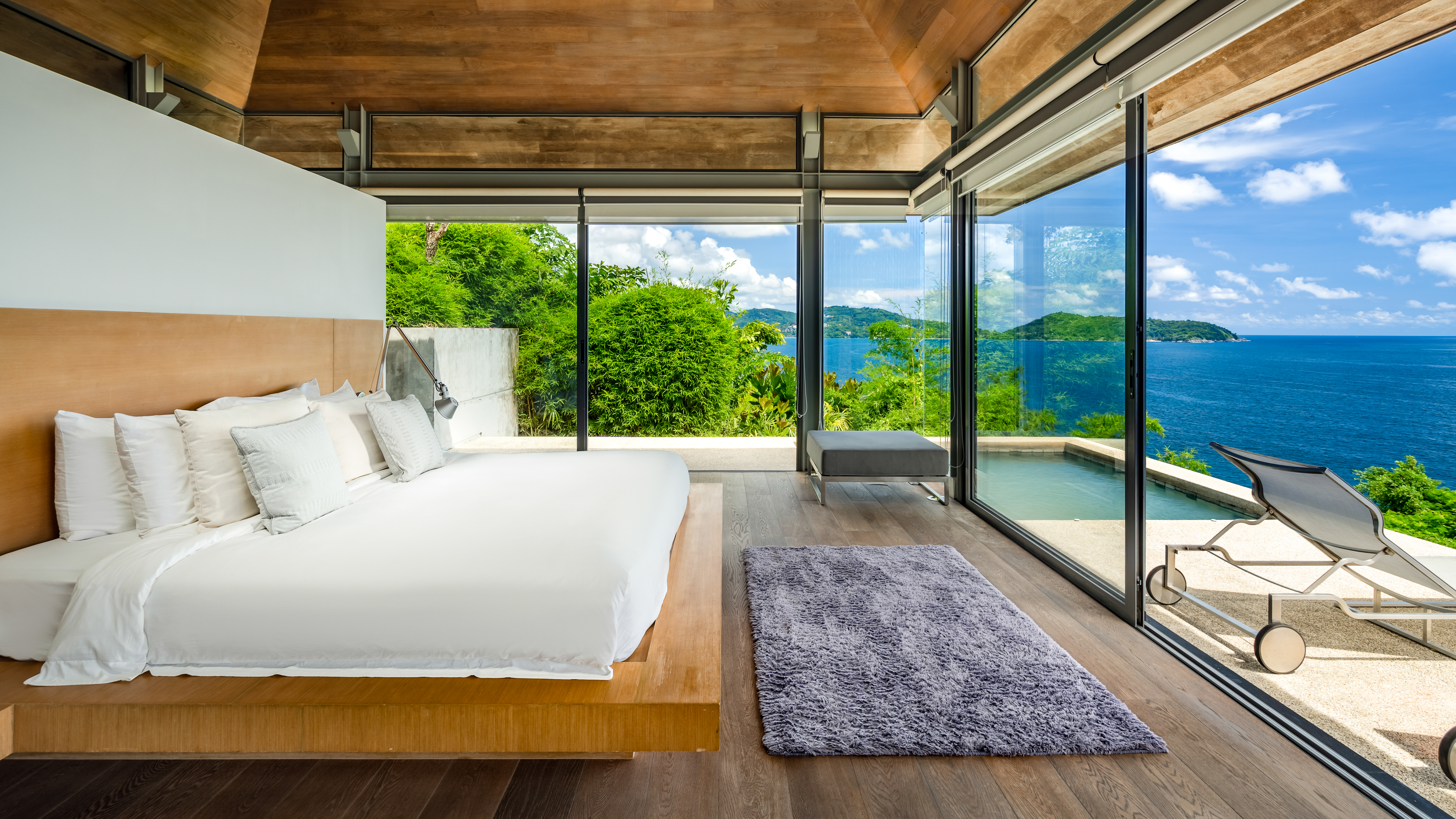 Spacious modern villa with designer renovation on the beachfront, 5 bedrooms, Kathu