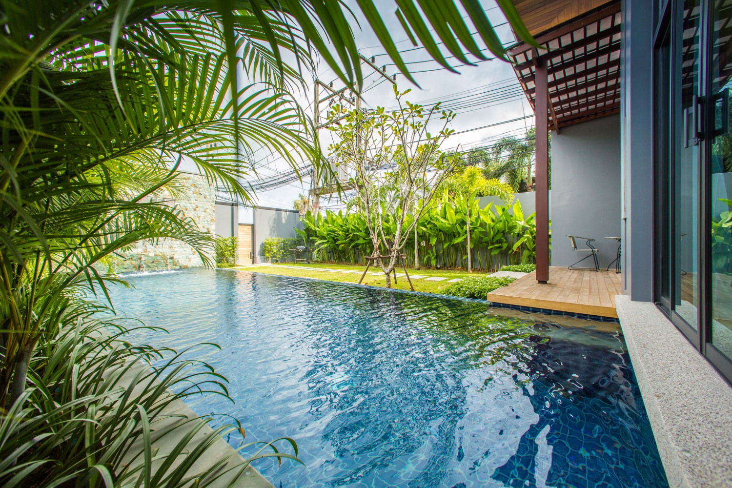 Villa with a pool in Nai Harn, 2 bedrooms