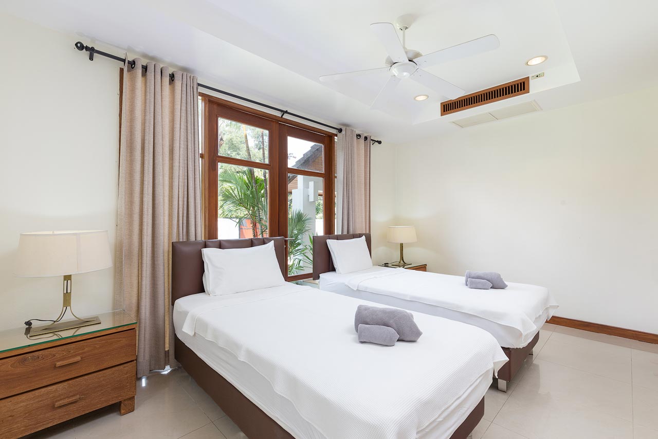 Spacious villa with private pool and landscaped garden, 5 bedrooms, Kathu