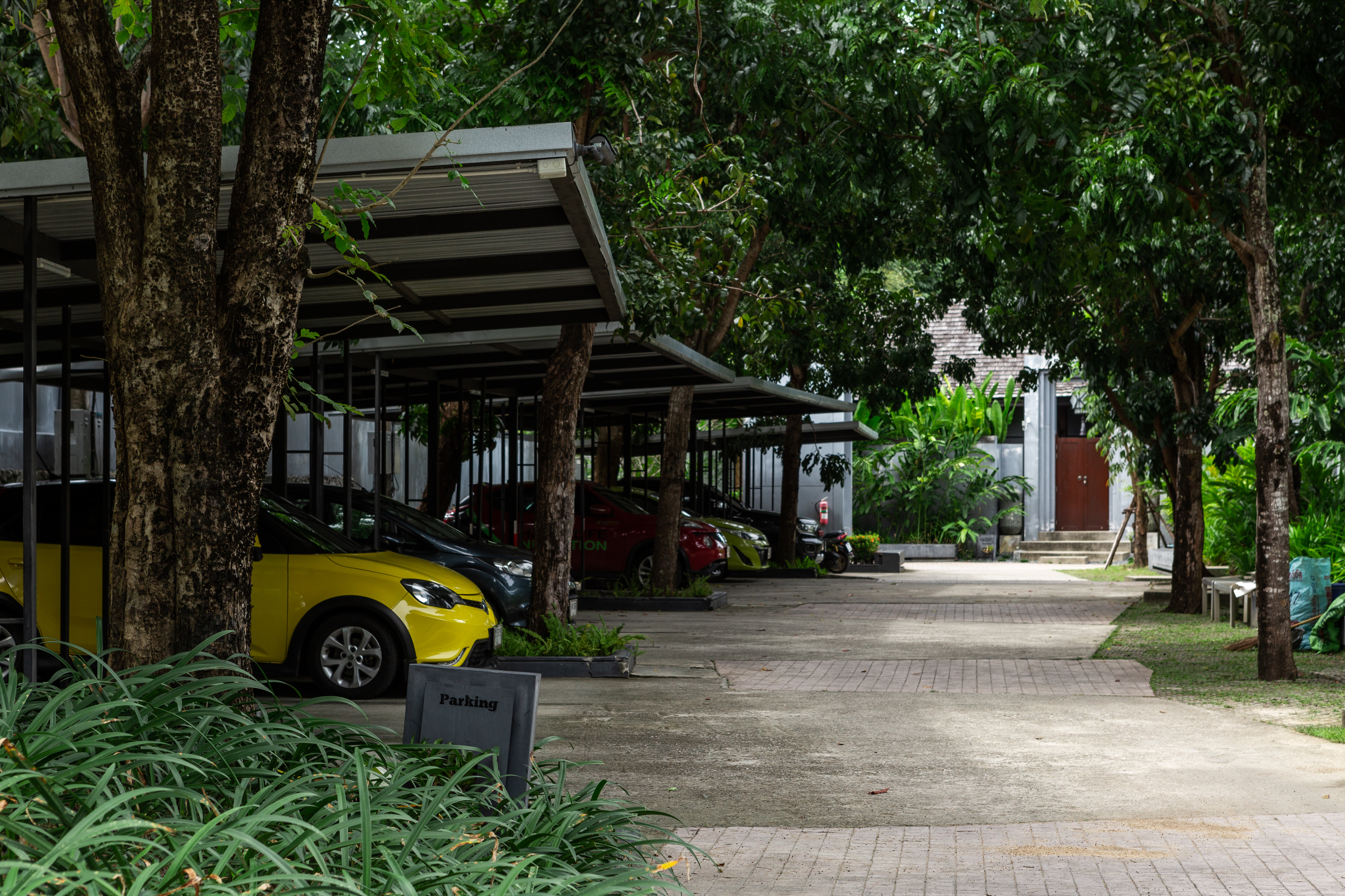 Villa with a pool in Nai Harn, 2 bedrooms