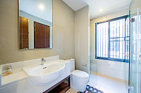 Luxurious 4 bedroom rooftop pool villa, Bangtao