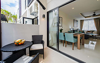 Modern townhouse with swimming pool in Bangtao, 3 bedrooms