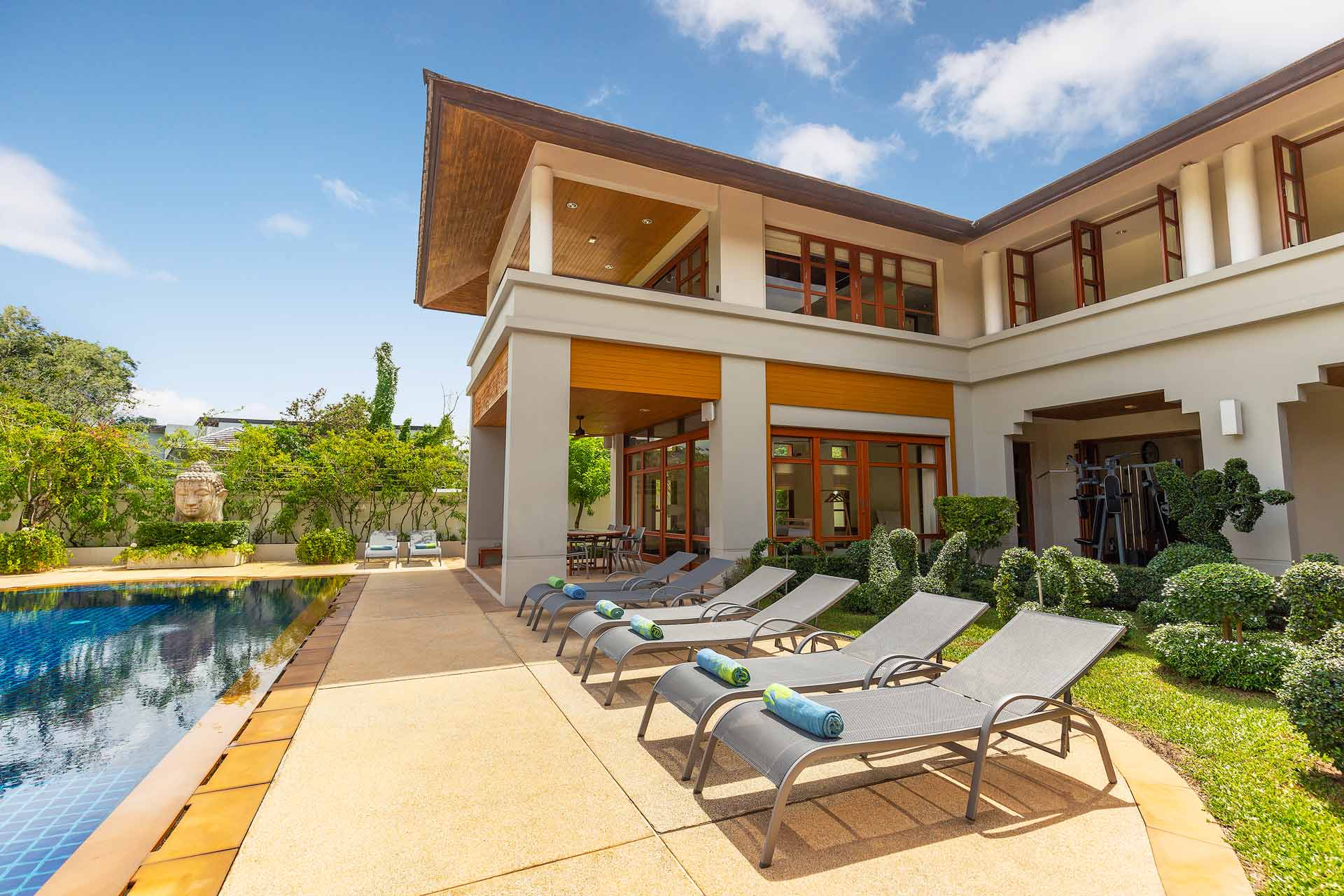 Spacious villa with private pool and landscaped garden, 5 bedrooms, Kathu