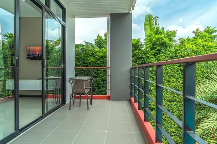 Apartment in Nai Harn with nature view, 2 bedrooms