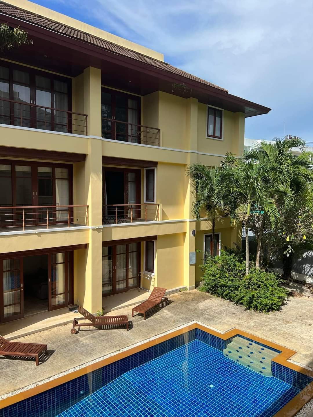 Beachfront apartment, 2 bedrooms, Surin