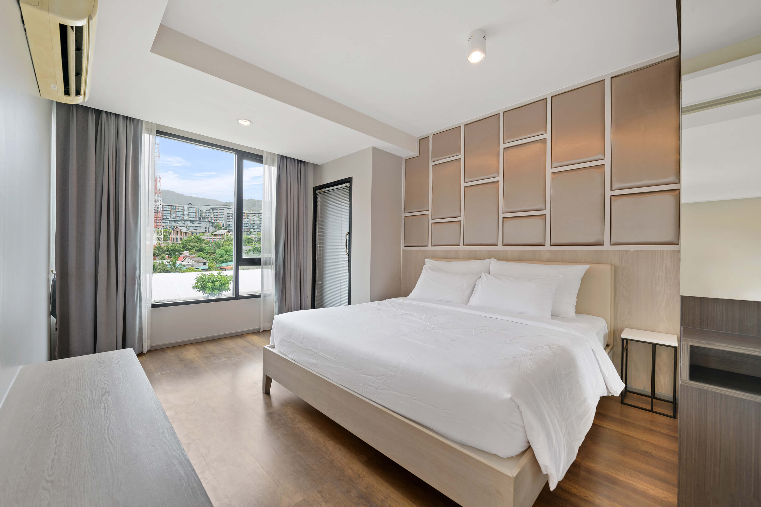 Spacious apartment with large panoramic windows, 1 bedroom, Surin