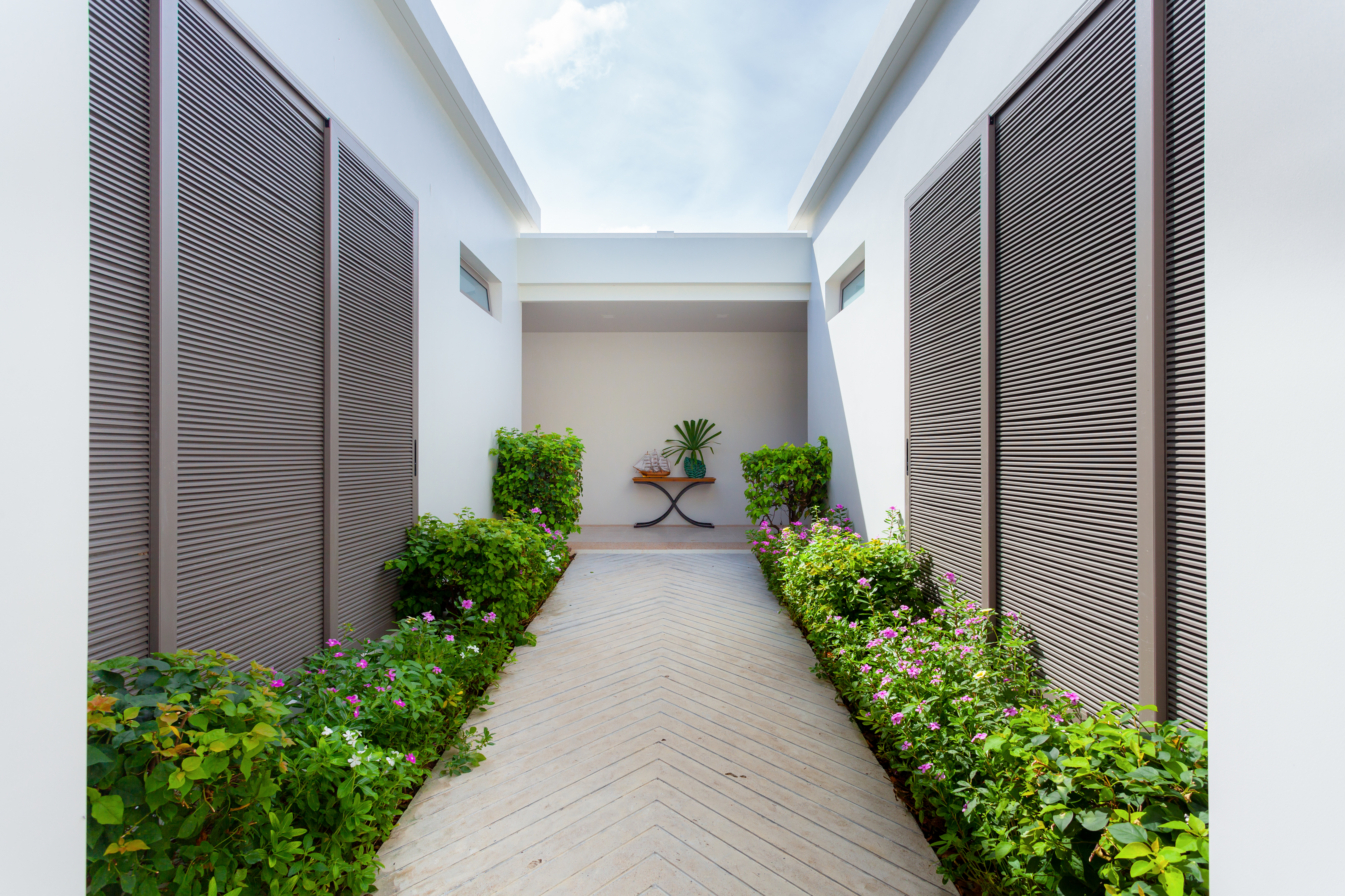 Spacious villa with pool in Rawai, 3 bedrooms