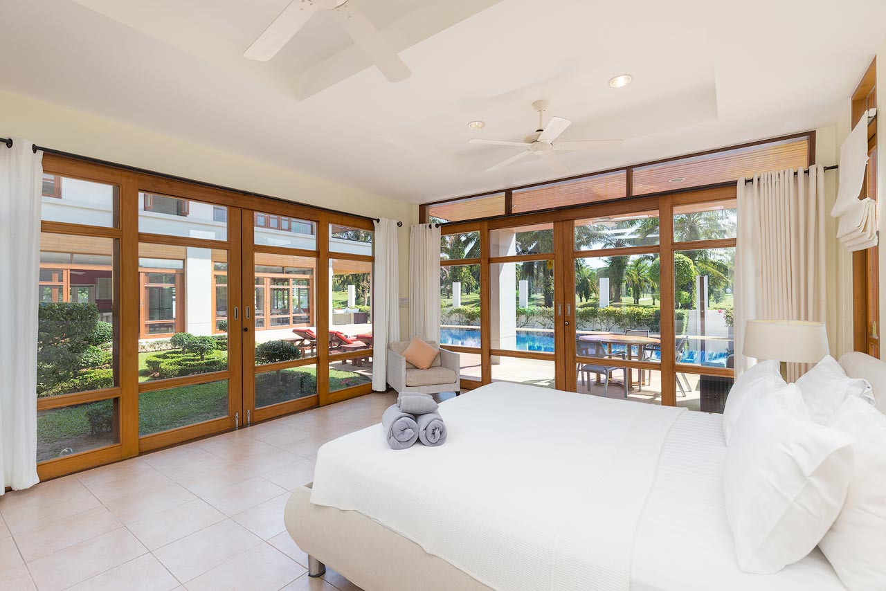 Spacious villa with private pool and landscaped garden, 5 bedrooms, Kathu