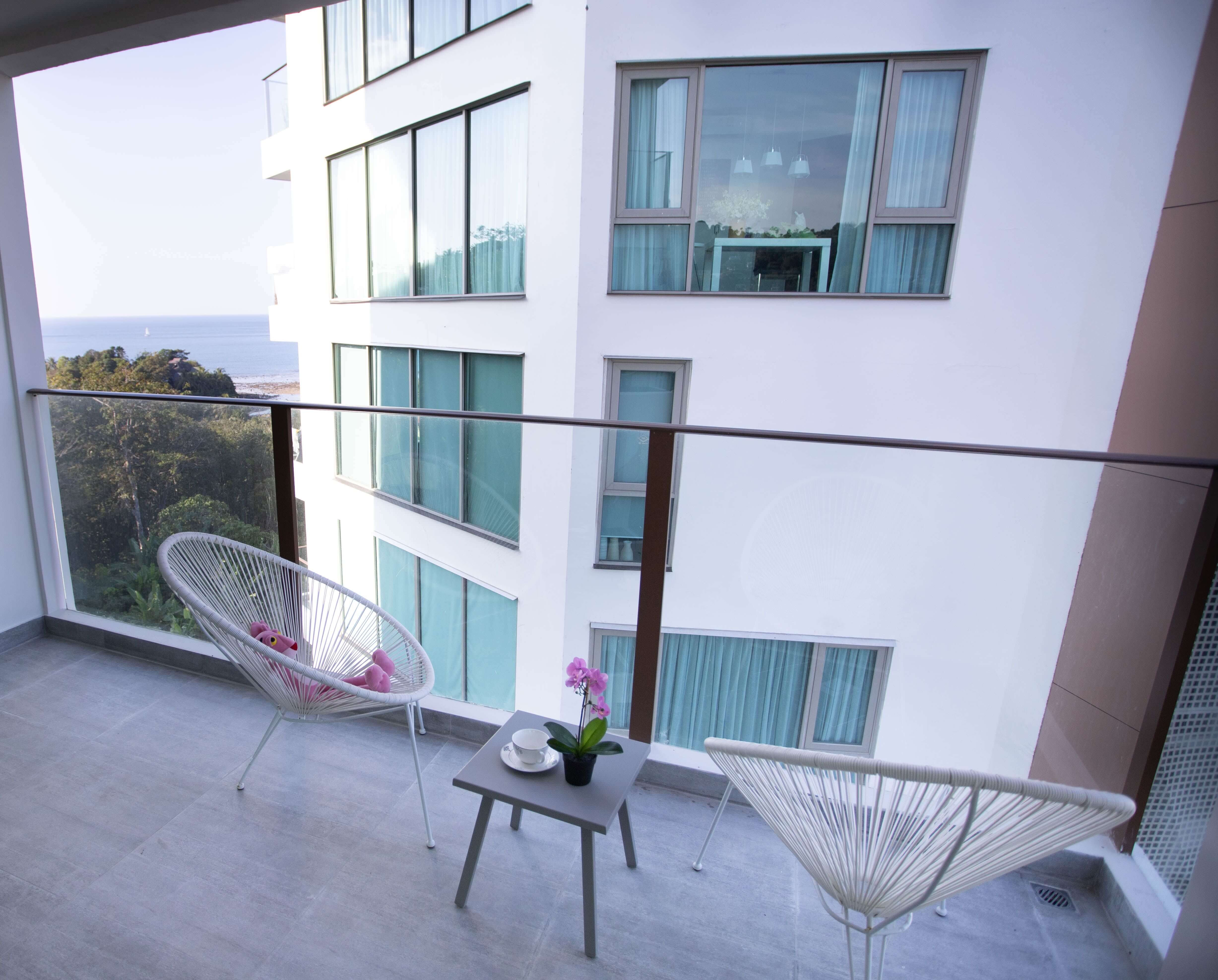 Apartment with modern interior design, 1 room, Kamala