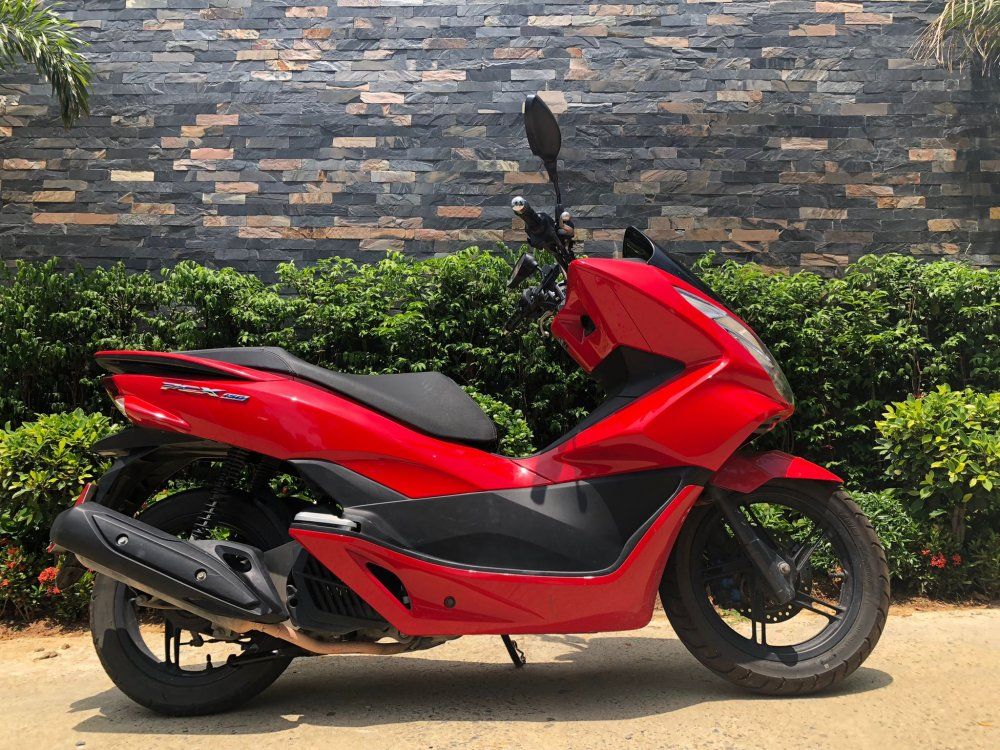 Скутер Honda PCX150 2017 года