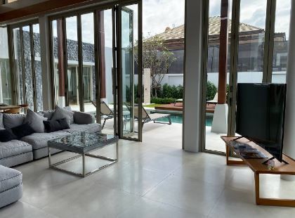 New spacious villa with 4 bedrooms, Bangtao area