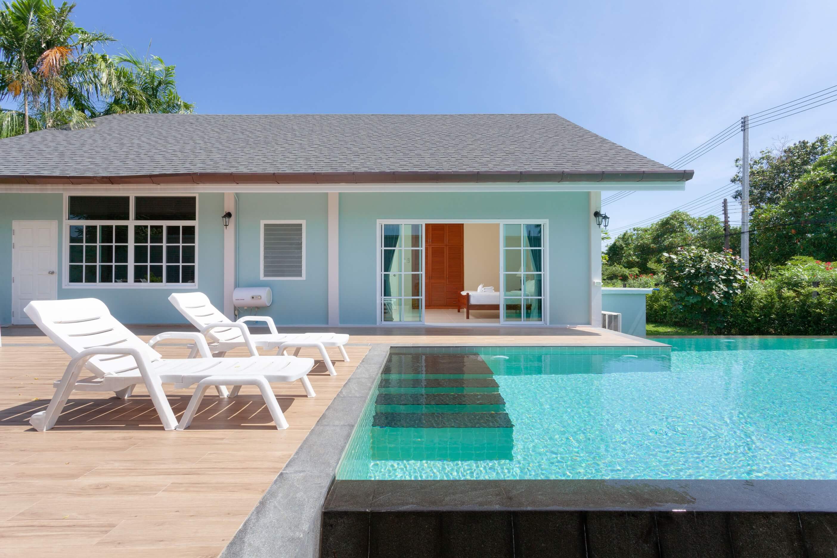 Cozy villa 120 sq.m. with 2 bedrooms, private access to the pool and garden views, Chalong