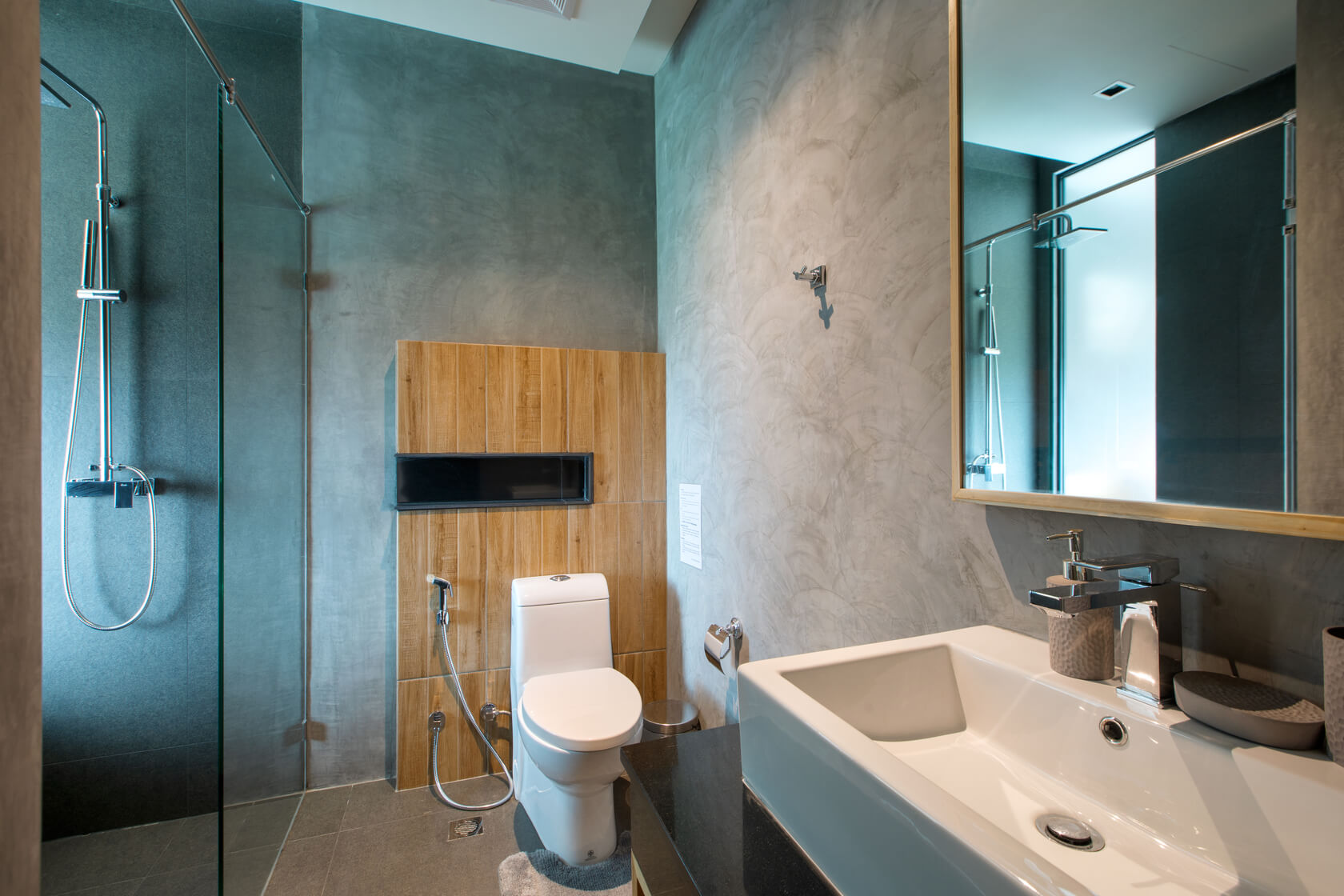 Studio apartment in a modern condominium, Naiharn