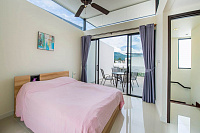 Modern townhouse with swimming pool in Bangtao, 3 bedrooms