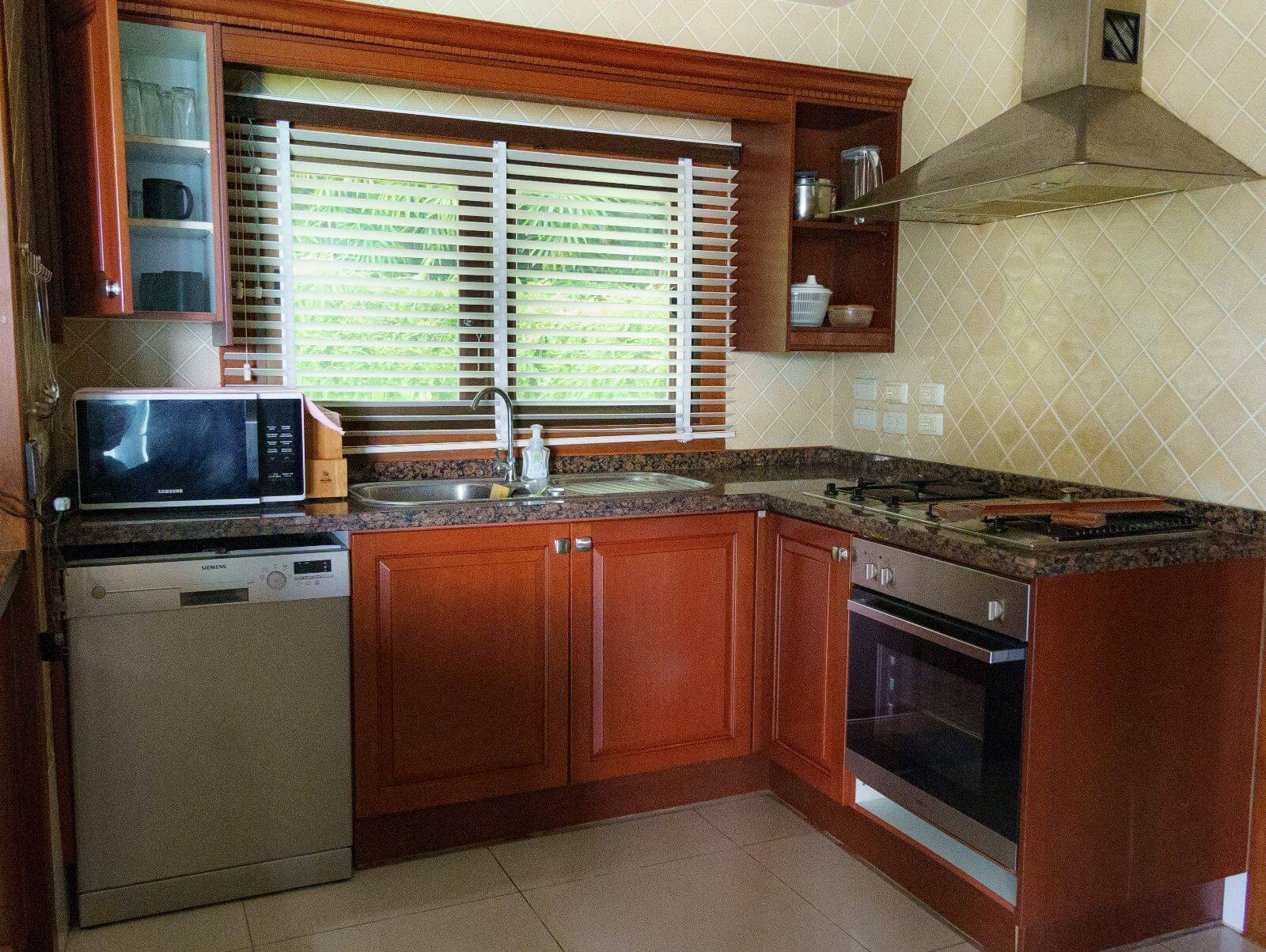 Ideal villa on rocky cliffs in Kamala area, 4 bedrooms