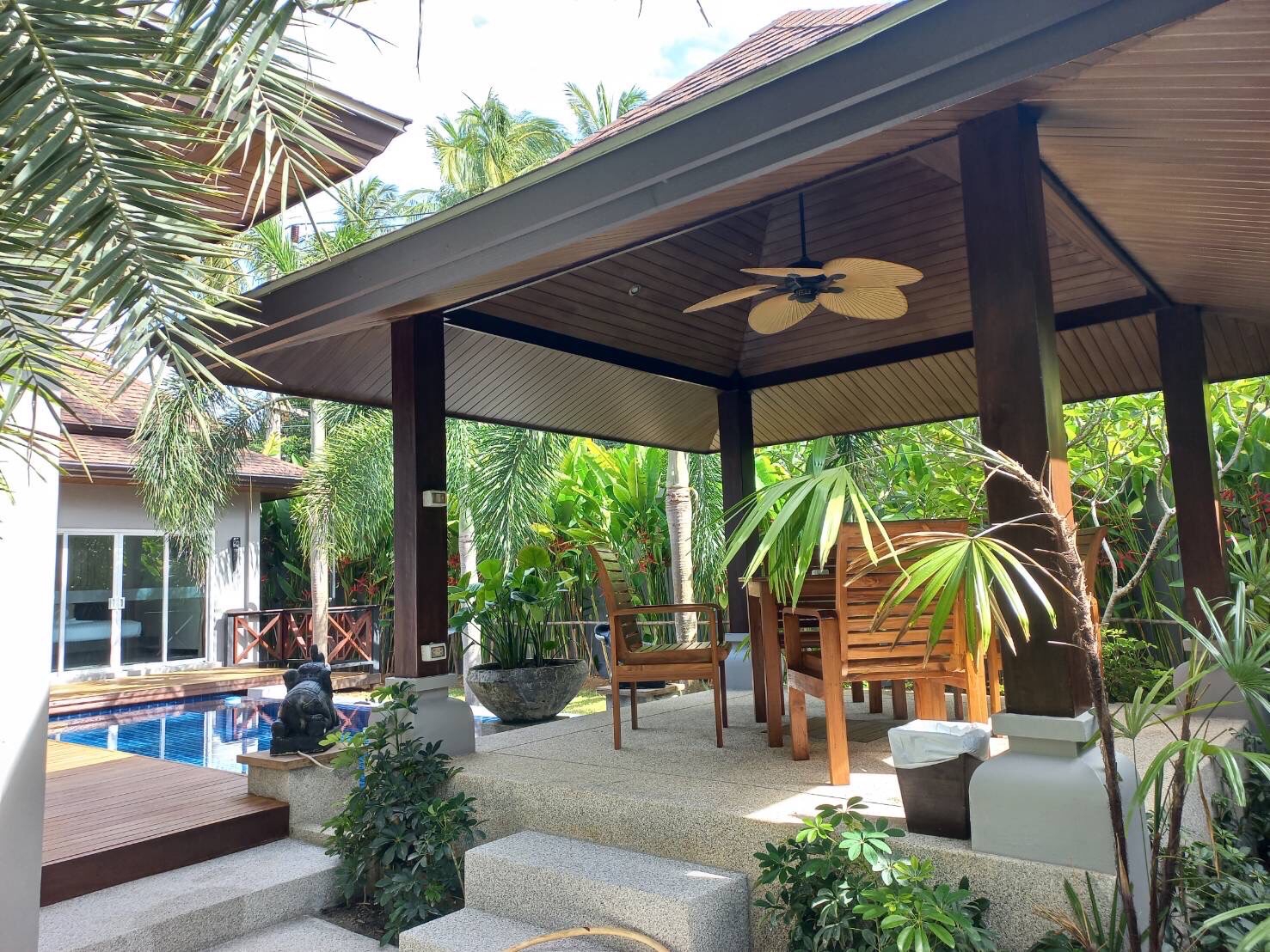 Spacious villa with a modern renovation and a private pool, 2 bedrooms, Nai Harn