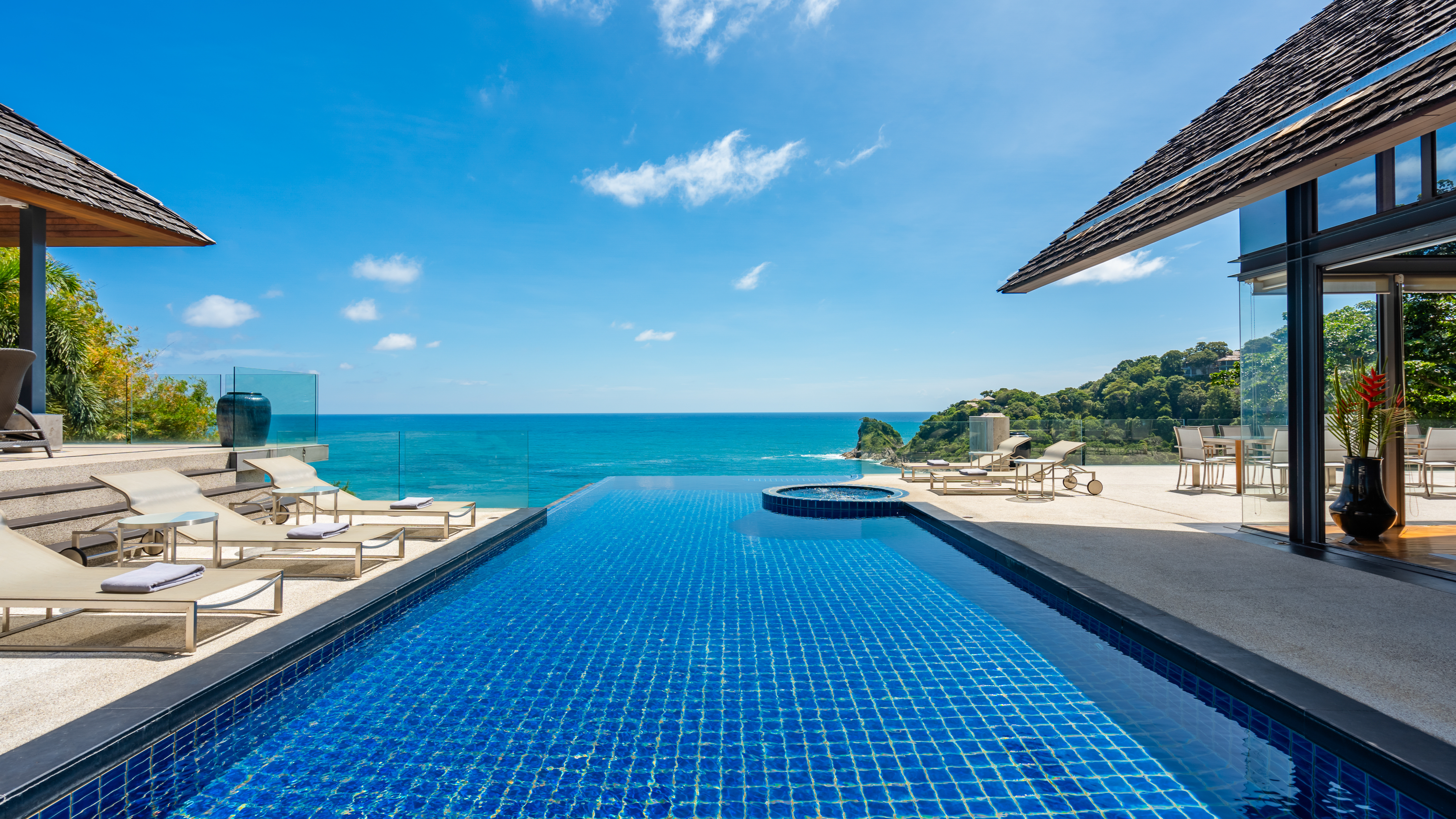 Seafront villa with stylish interior design, 6 bedrooms, Kathu