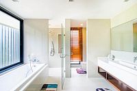 Luxurious 4 bedroom rooftop pool villa, Bangtao
