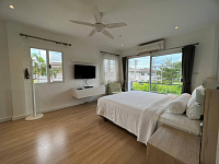 Spacious modern villa with pool and 3 bedrooms in Kathu area