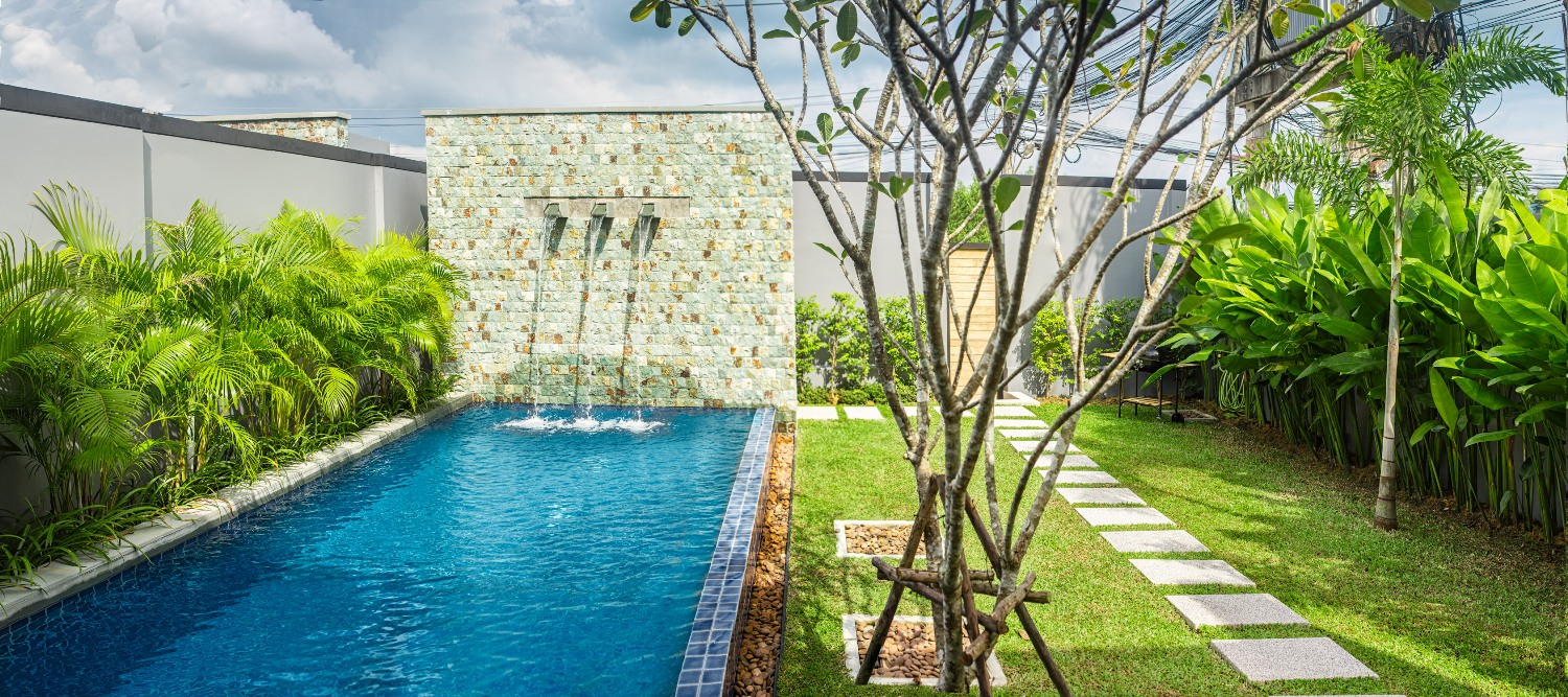 Villa with a pool in Nai Harn, 2 bedrooms