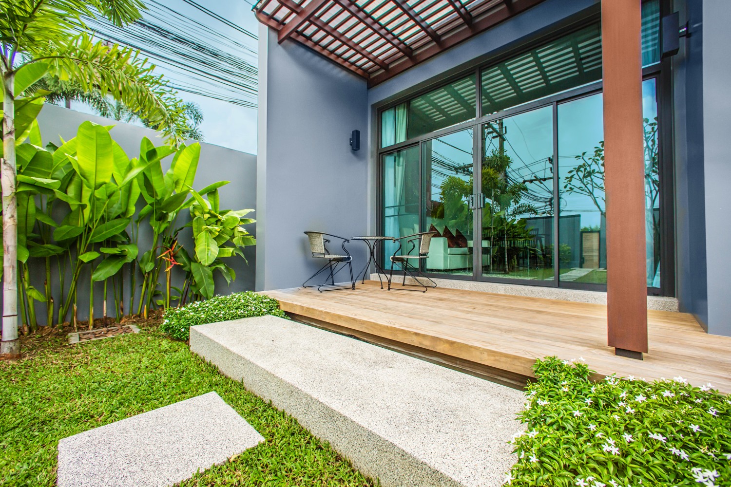 Villa with a pool in Nai Harn, 2 bedrooms