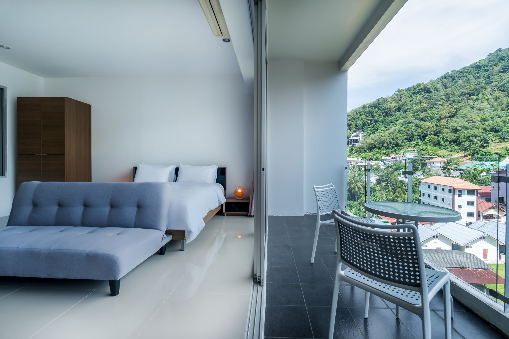Studio apartments with everything you need, Karon