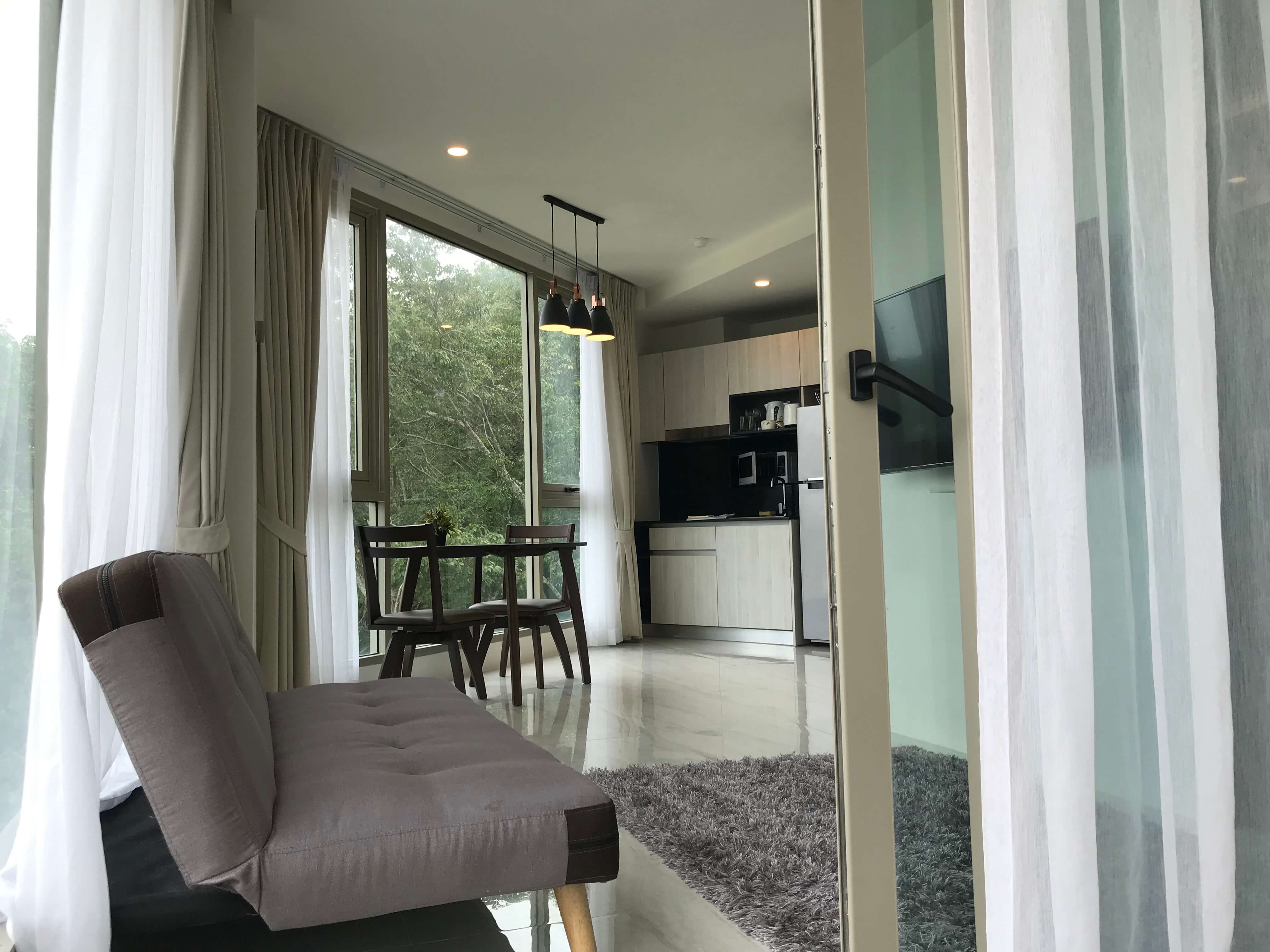 Cozy apartment with a private balcony, 1 room, Kamala