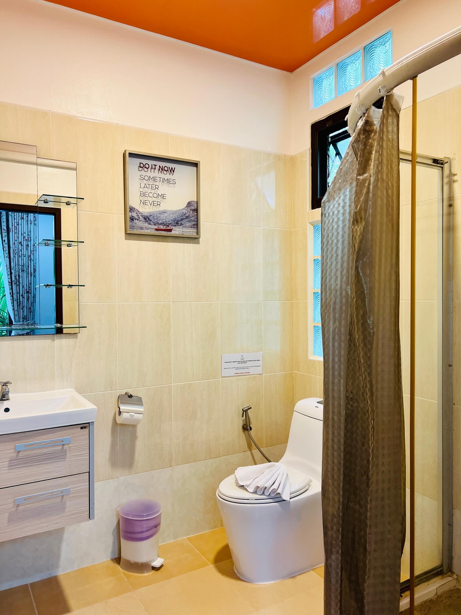 Good Location Apartment with Rooftop Access, 2 Bedrooms, Rawai
